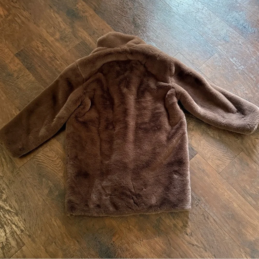PrettyLittleThing Brown Faux Fur Coat | Plush Teddy Style Winter Jacket | Size 8 - Picture 4 of 7